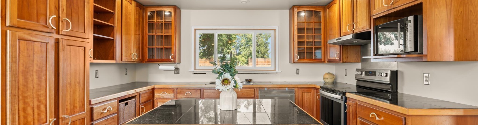 Walnut Lane, Grandview, Washington 98930-9226, 4 Bedrooms Bedrooms, 0 ,2 BathroomsBathrooms,Houses,For Sale,Walnut Lane,0,287459