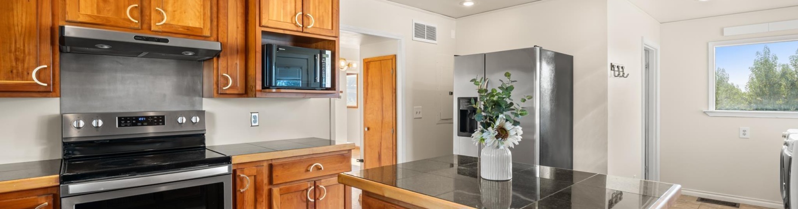 Walnut Lane, Grandview, Washington 98930-9226, 4 Bedrooms Bedrooms, 0 ,2 BathroomsBathrooms,Houses,For Sale,Walnut Lane,0,287459