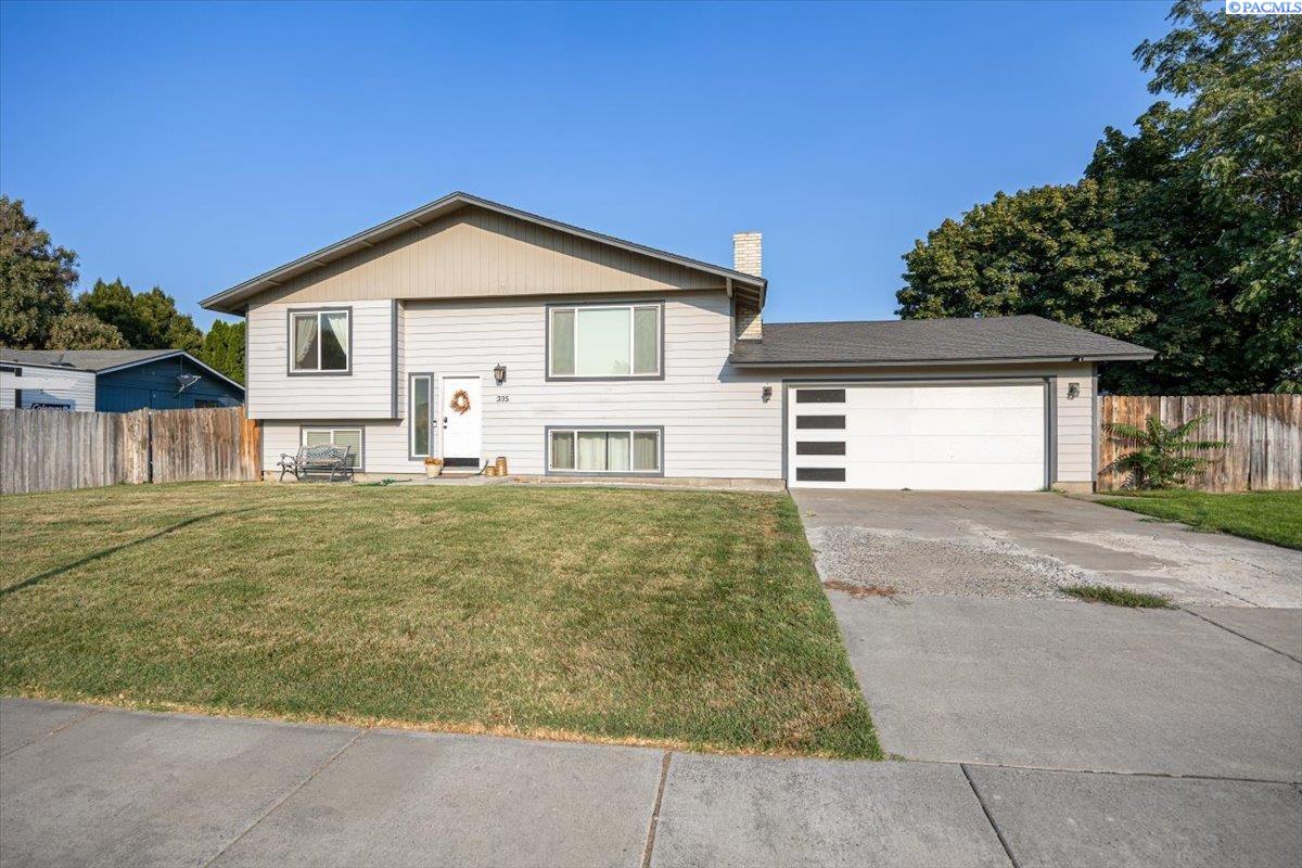 Cleveland, Kennewick, Washington 99336, 3 Bedrooms Bedrooms, 0 ,3 BathroomsBathrooms,Houses,For Sale,Cleveland,0,287485