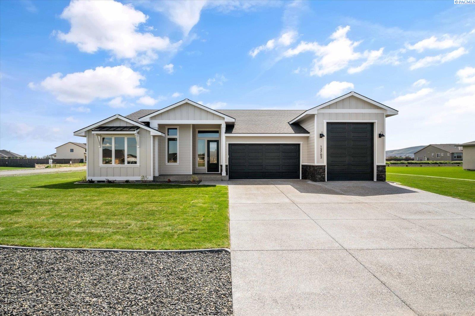 Clark Fork Road, Pasco, Washington 99301, 4 Bedrooms Bedrooms, 0 ,3 BathroomsBathrooms,Houses,For Sale,Clark Fork Road,0,287506