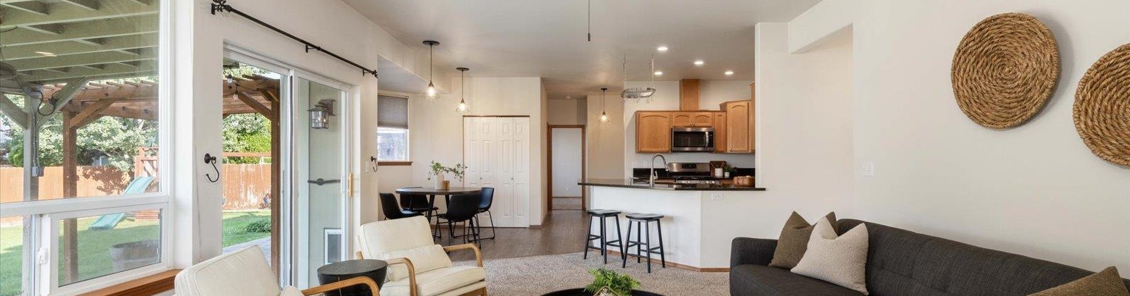 Idaho St, Kennewick, Washington 99336, 4 Bedrooms Bedrooms, 0 ,3 BathroomsBathrooms,Houses,For Sale,Idaho St,0,287502