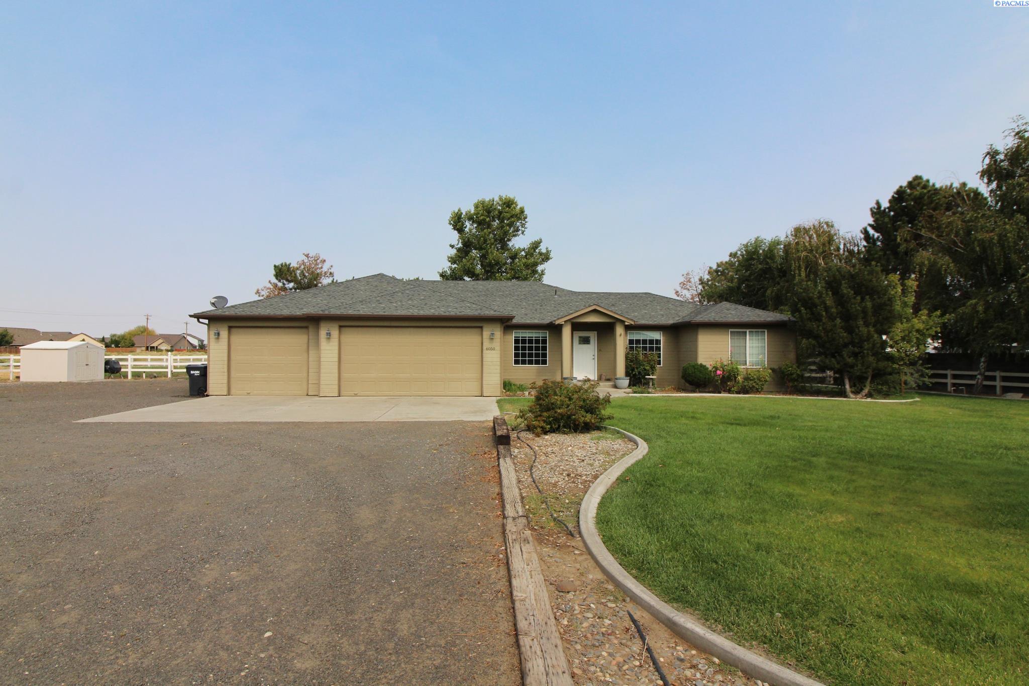 Oasis Street, West Richland, Washington 99353, 3 Bedrooms Bedrooms, 0 ,2 BathroomsBathrooms,Houses,For Rent,Oasis Street,0,287514