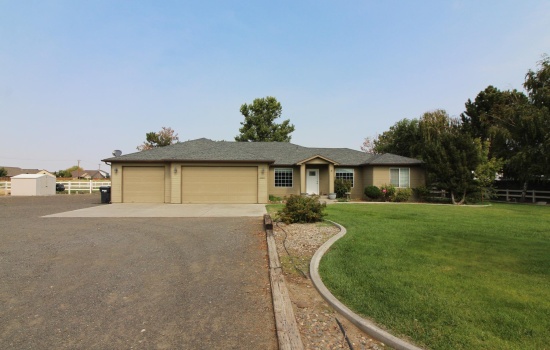 Oasis Street, West Richland, Washington 99353, 3 Bedrooms Bedrooms, 0 ,2 BathroomsBathrooms,Houses,For Rent,Oasis Street,0,287514