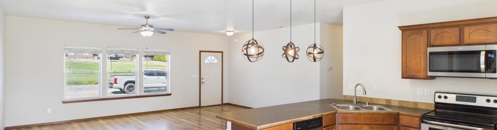 38th Ave, West Richland, Washington 99353, 4 Bedrooms Bedrooms, 0 ,2 BathroomsBathrooms,Houses,For Rent,38th Ave,0,287532