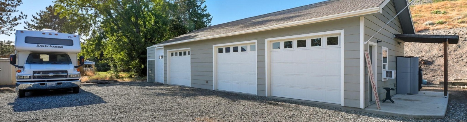 Riverside Dr, West Richland, Washington 99353, 5 Bedrooms Bedrooms, 0 ,3 BathroomsBathrooms,Houses,For Sale,Riverside Dr,0,287551