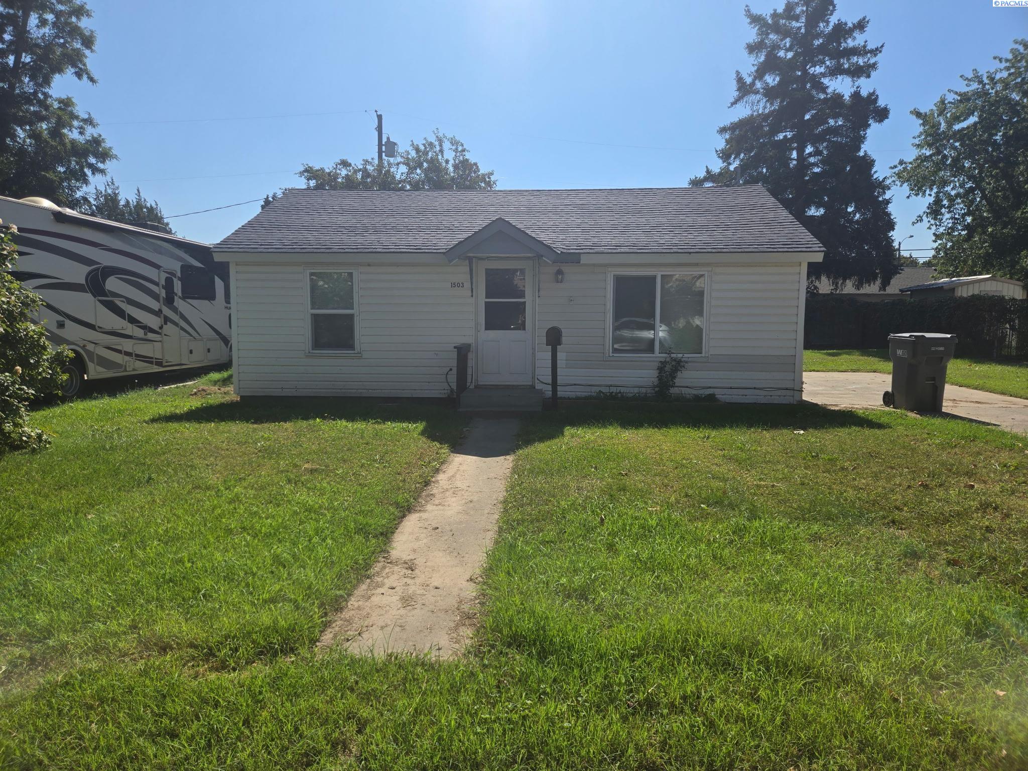 4th pl, Kennewick, Washington 99336, 3 Bedrooms Bedrooms, 0 ,1 BathroomBathrooms,Houses,For Sale,4th pl,0,287550