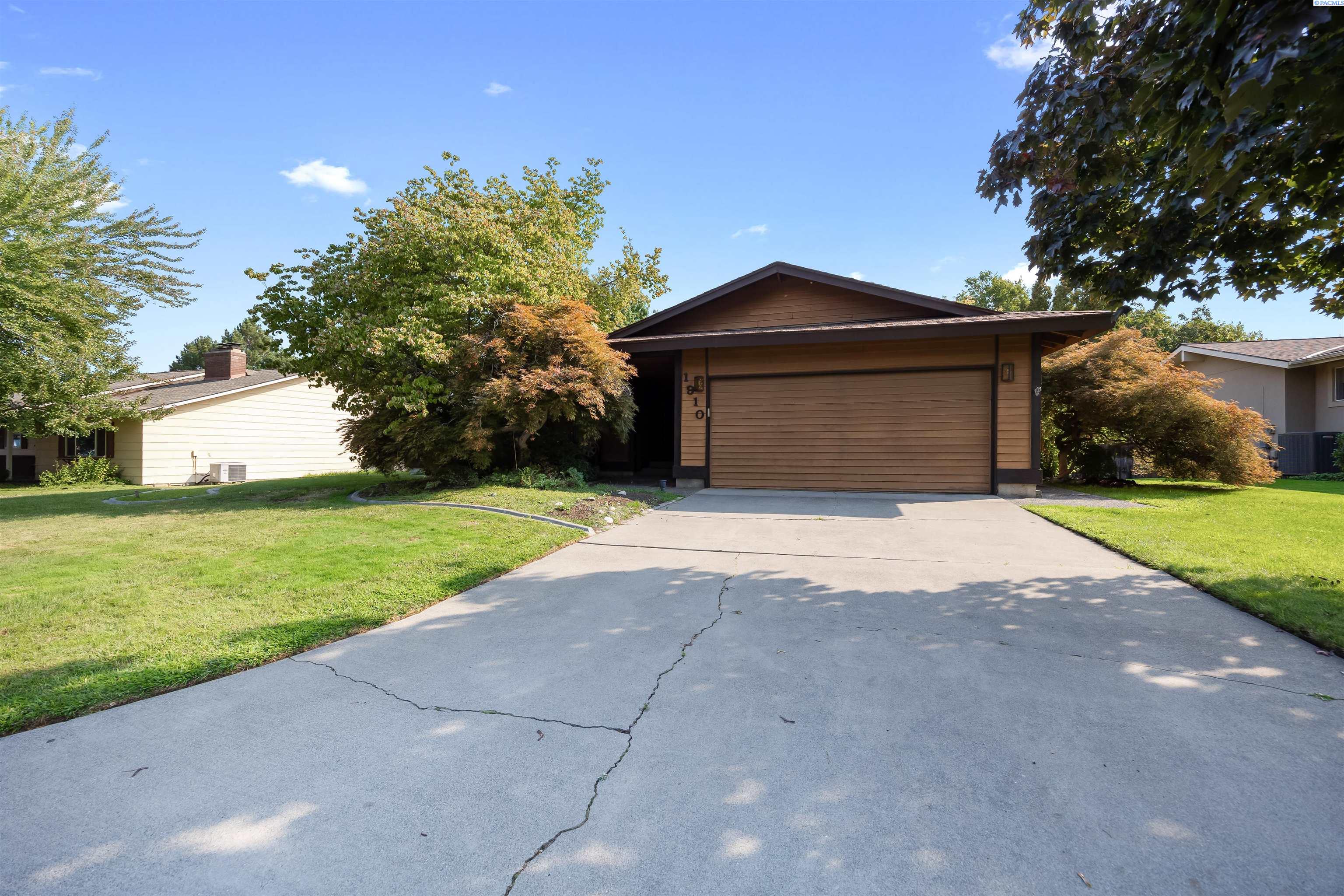 Forest Ave, Richland, Washington 99354, 4 Bedrooms Bedrooms, 0 ,3 BathroomsBathrooms,Houses,For Sale,Forest Ave,0,287563