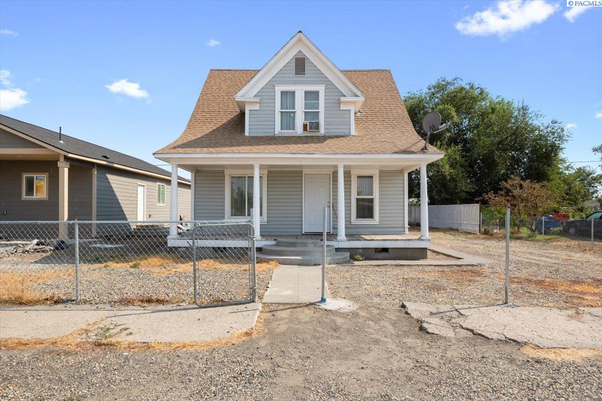 3 Ave, Mabton, Washington 98935, 3 Bedrooms Bedrooms, 0 ,2 BathroomsBathrooms,Houses,For Sale,3 Ave,0,287558