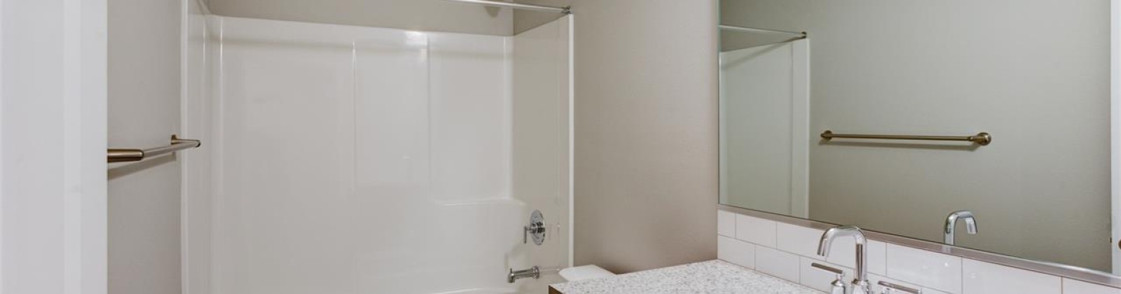 7th Ave, Kennewick, Washington 99336, 3 Bedrooms Bedrooms, 0 ,3 BathroomsBathrooms,Houses,For Rent,7th Ave,0,287584