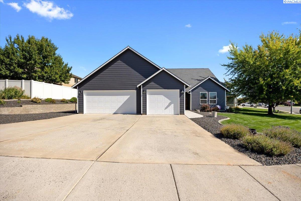 Kirkwood Ln, West Richland, Washington 99353, 4 Bedrooms Bedrooms, 0 ,3 BathroomsBathrooms,Houses,For Sale,Kirkwood Ln,0,287594