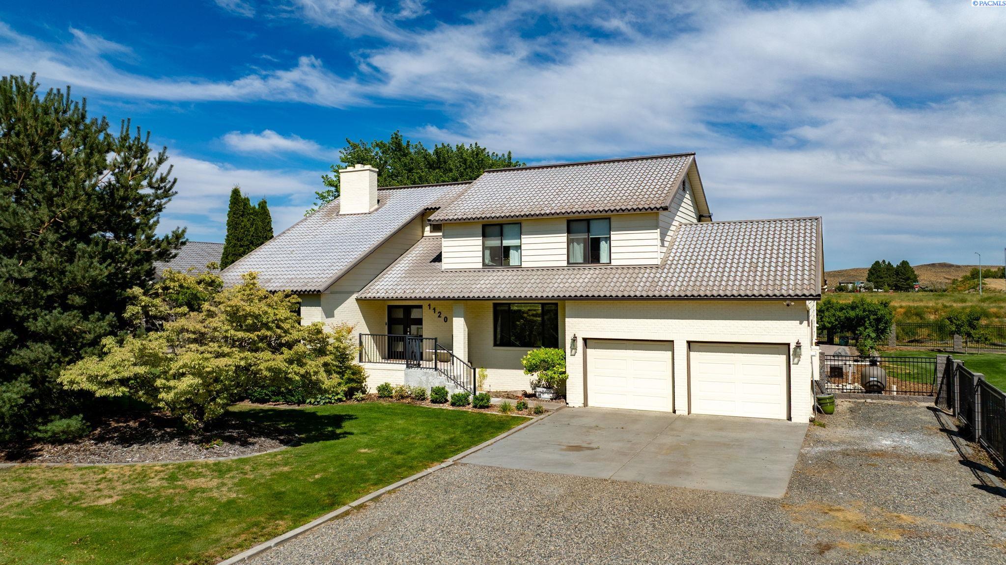 Appaloosa Way, Richland, Washington 99352, 5 Bedrooms Bedrooms, 0 ,4 BathroomsBathrooms,Houses,For Sale,Appaloosa Way,0,287596