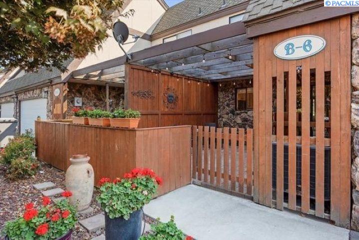 Klamath Ave, Kennewick, Washington 99336, 3 Bedrooms Bedrooms, 0 ,3 BathroomsBathrooms,Condos/townhomes,For Sale,Klamath Ave,0,287591