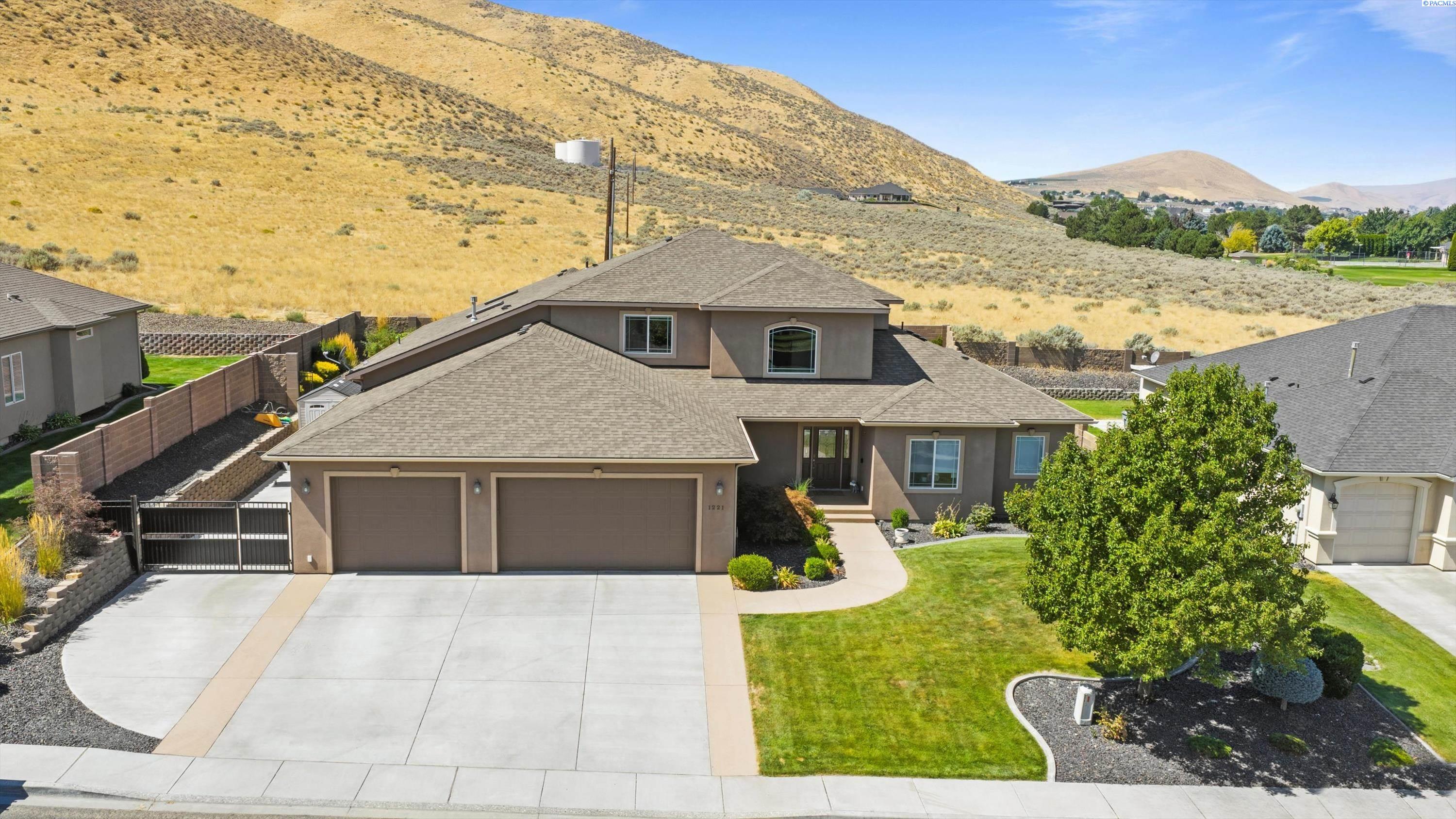 Plateau Dr., Richland, Washington 99352, 4 Bedrooms Bedrooms, 0 ,3 BathroomsBathrooms,Houses,For Sale,Plateau Dr.,0,287620