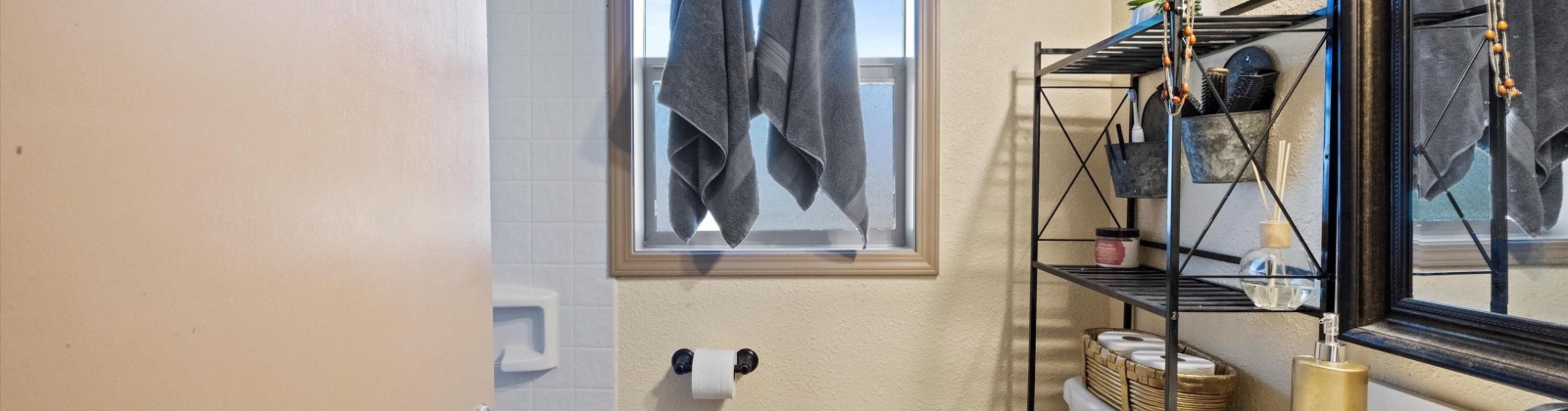 Court St., Pasco, Washington 99301, 5 Bedrooms Bedrooms, 0 ,3 BathroomsBathrooms,Houses,For Sale,Court St.,0,287628