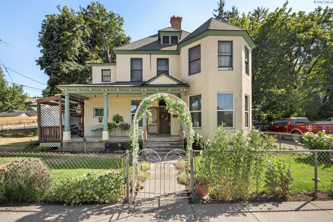 Wawawai Street, Colfax, Washington 99111, 6 Bedrooms Bedrooms, 0 ,2 BathroomsBathrooms,Houses,For Sale,Wawawai Street,0,287631