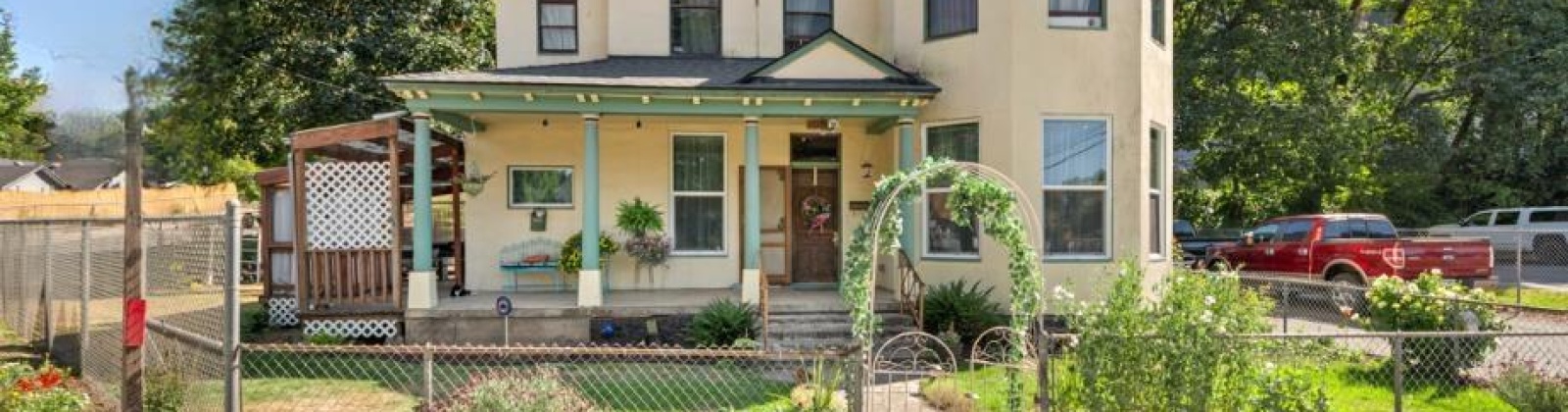 Wawawai Street, Colfax, Washington 99111, 6 Bedrooms Bedrooms, 0 ,2 BathroomsBathrooms,Houses,For Sale,Wawawai Street,0,287631