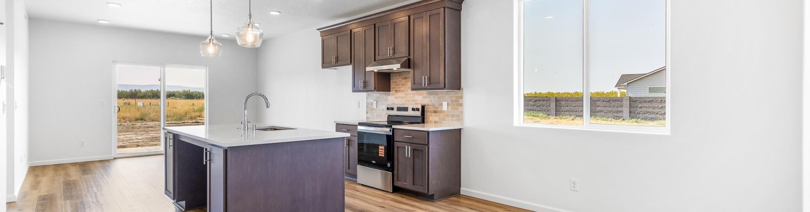 Amberly Ave, Grandview, Washington 98930, 3 Bedrooms Bedrooms, 0 ,2 BathroomsBathrooms,Houses,For Sale,Amberly Ave,0,287637