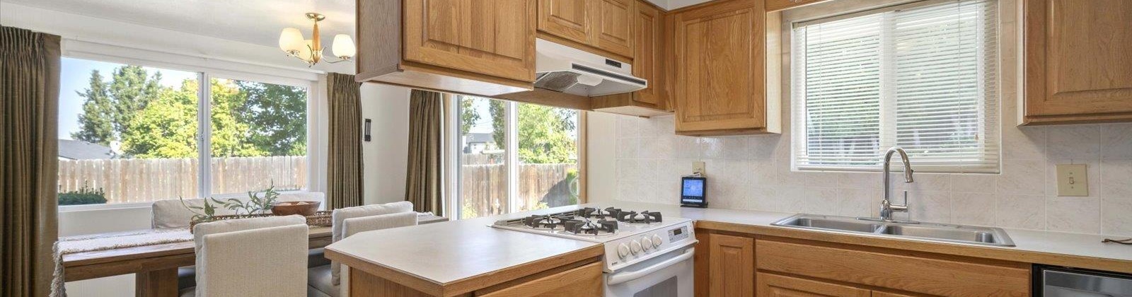 Taylor St., Sunnyside, Washington 98944, 4 Bedrooms Bedrooms, 0 ,3 BathroomsBathrooms,Houses,For Sale,Taylor St.,0,287675