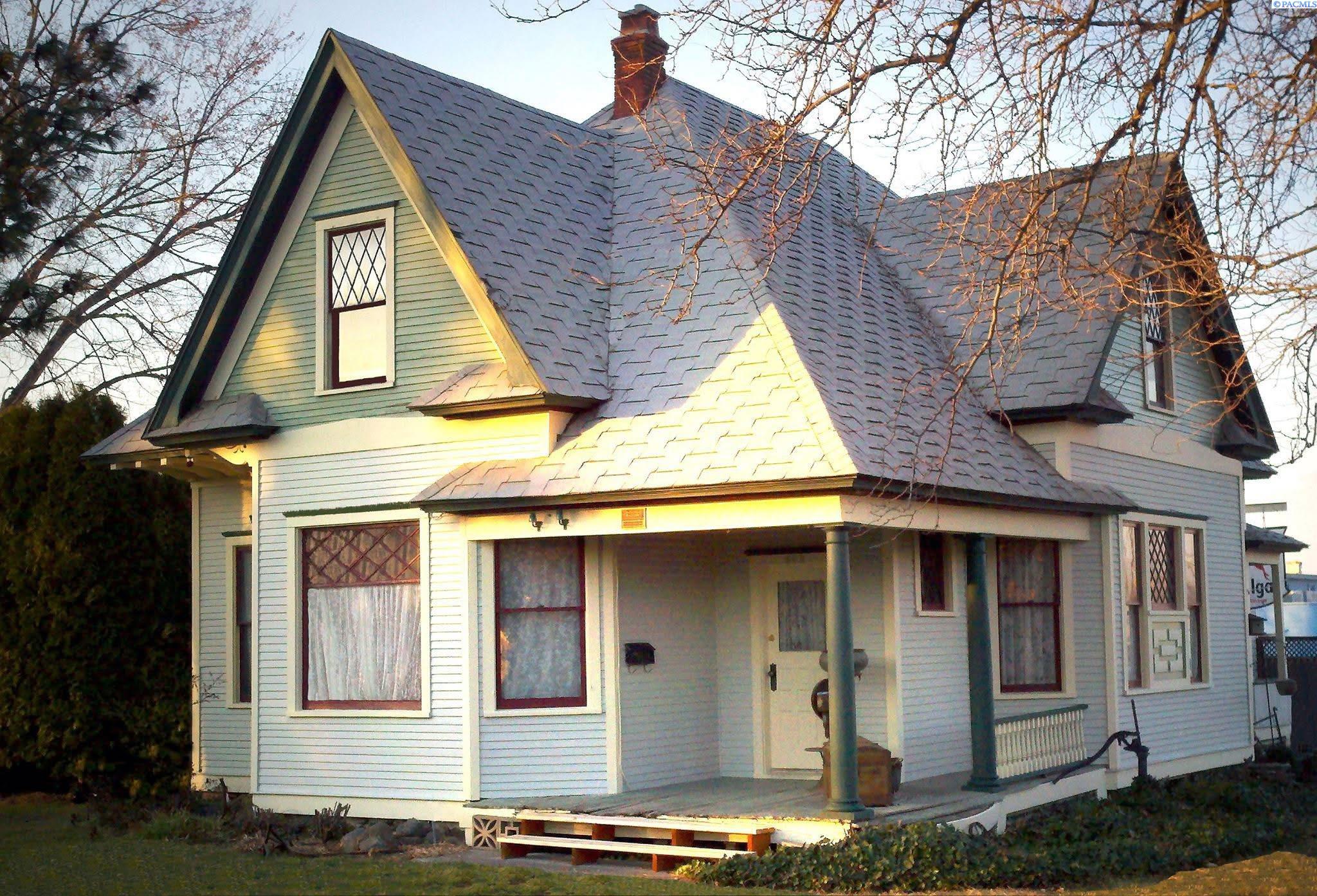 Albany Avenue, Kennewick, Washington 99336, 4 Bedrooms Bedrooms, 0 ,2 BathroomsBathrooms,Houses,For Sale,Albany Avenue,0,286839