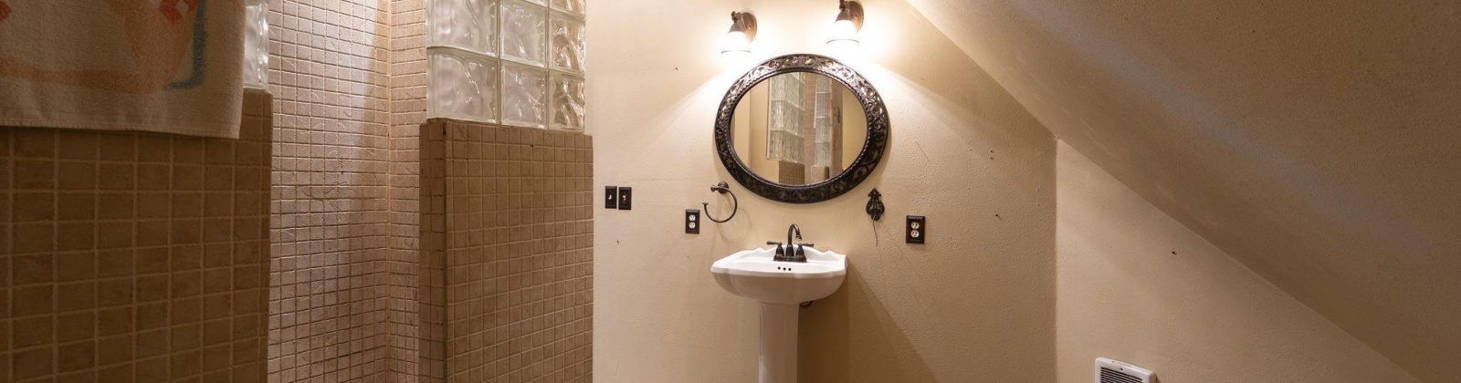 Albany Avenue, Kennewick, Washington 99336, 4 Bedrooms Bedrooms, 0 ,2 BathroomsBathrooms,Houses,For Sale,Albany Avenue,0,286839