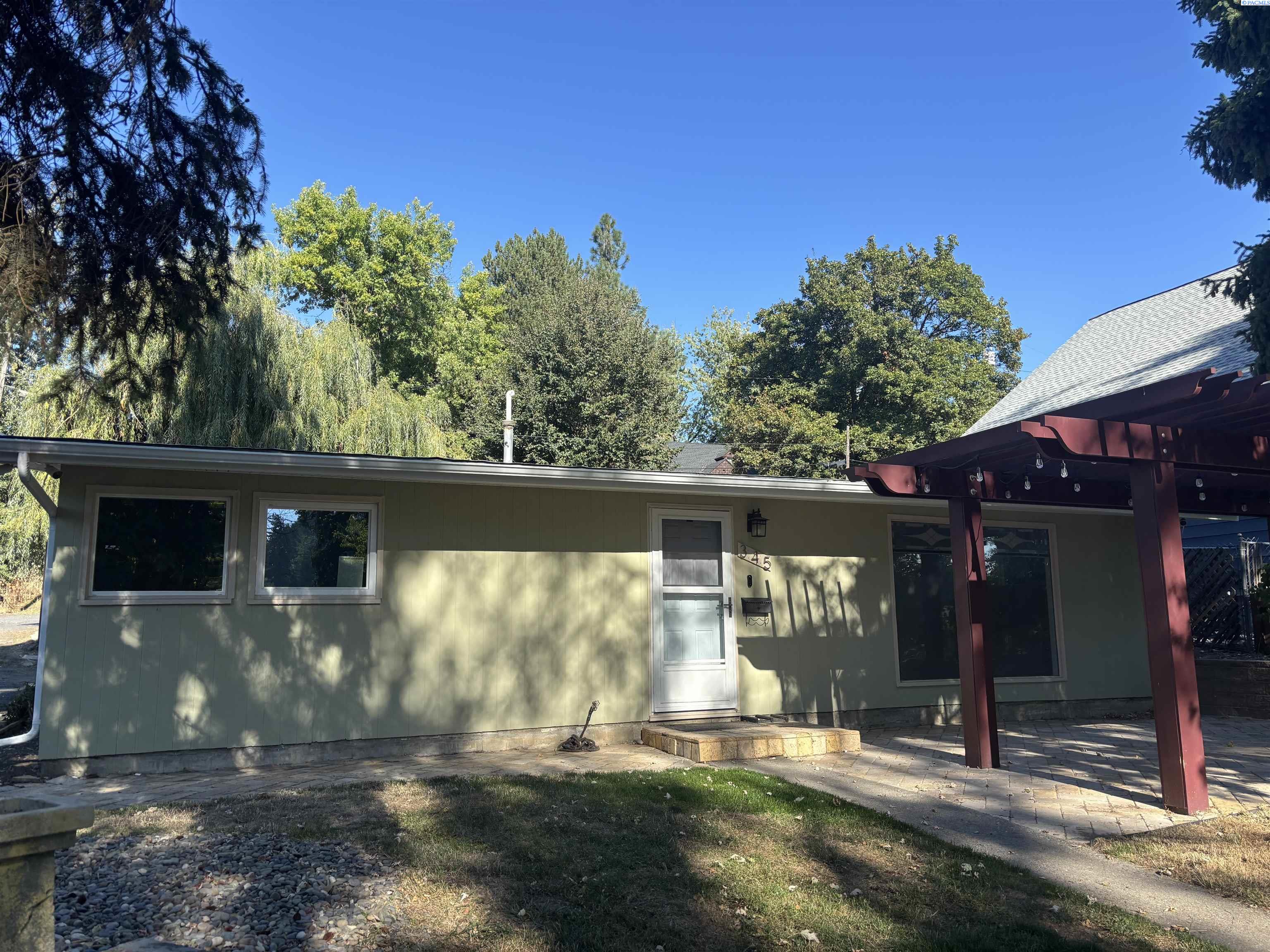 State St, Pullman, Washington 99163, 3 Bedrooms Bedrooms, 0 ,2 BathroomsBathrooms,Houses,For Sale,State St,0,287699