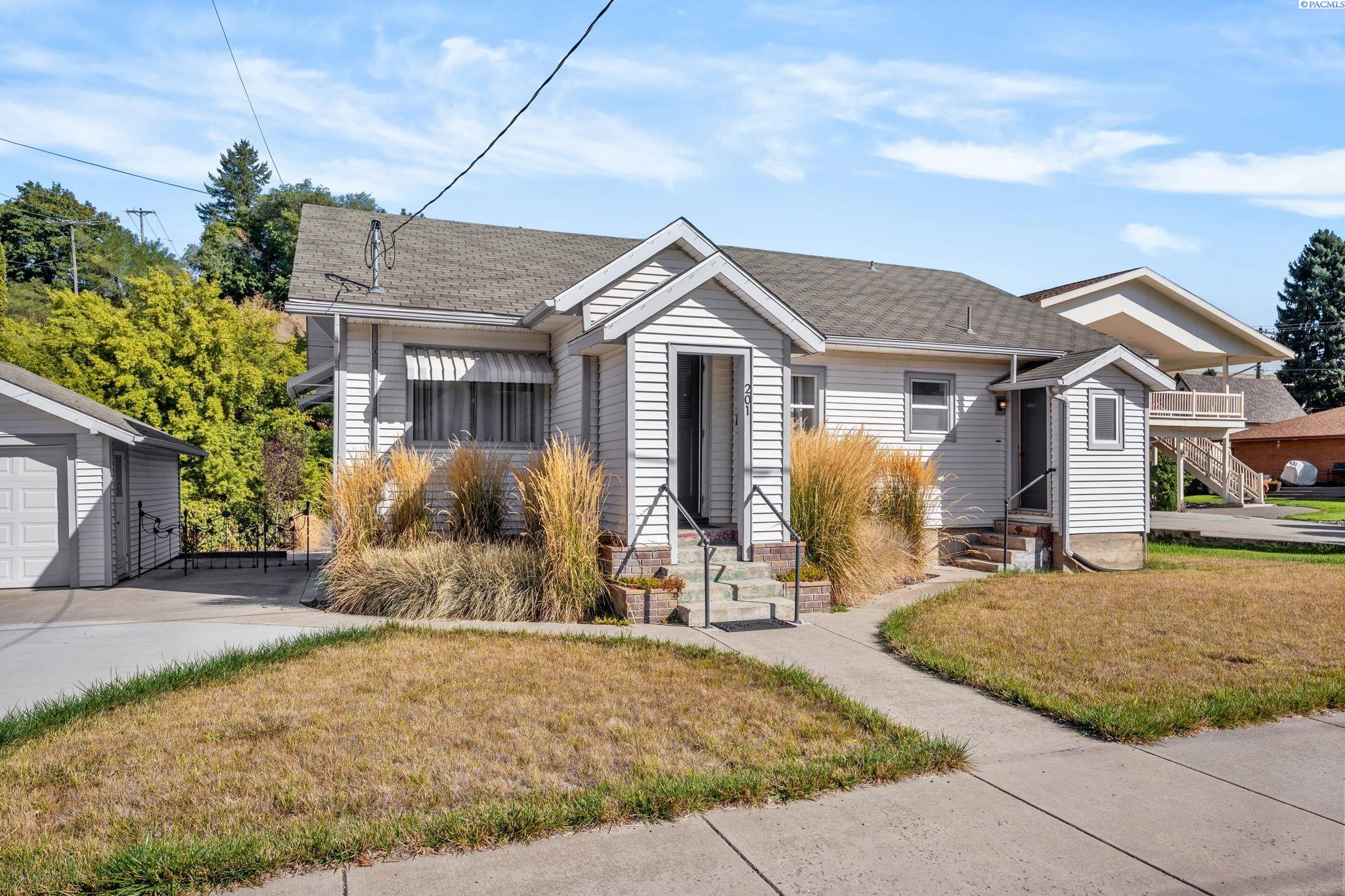 Cooper St, Colfax, Washington 99111, 3 Bedrooms Bedrooms, 0 ,2 BathroomsBathrooms,Houses,For Sale,Cooper St,0,287710