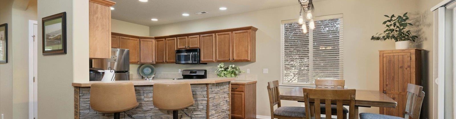 4th Place, Kennewick, Washington 99336, 4 Bedrooms Bedrooms, 0 ,3 BathroomsBathrooms,Houses,For Sale,4th Place,0,287725