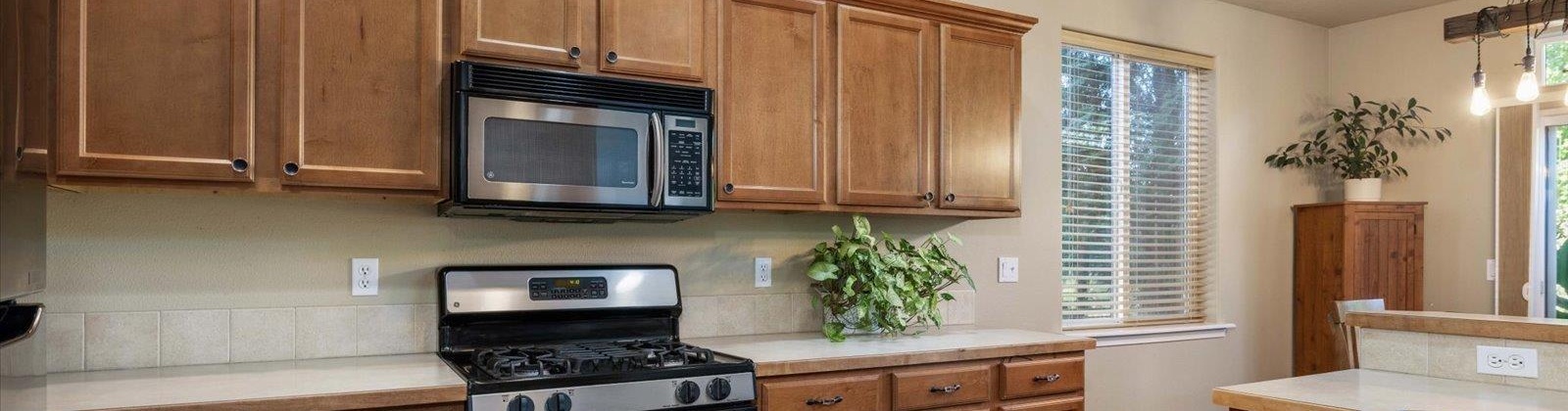 4th Place, Kennewick, Washington 99336, 4 Bedrooms Bedrooms, 0 ,3 BathroomsBathrooms,Houses,For Sale,4th Place,0,287725