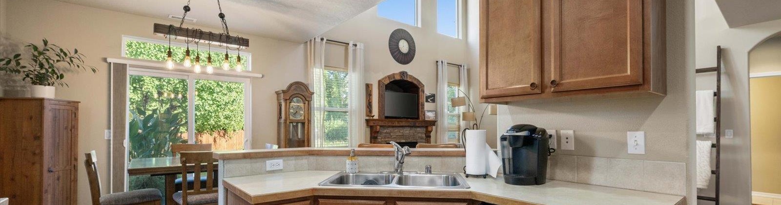 4th Place, Kennewick, Washington 99336, 4 Bedrooms Bedrooms, 0 ,3 BathroomsBathrooms,Houses,For Sale,4th Place,0,287725