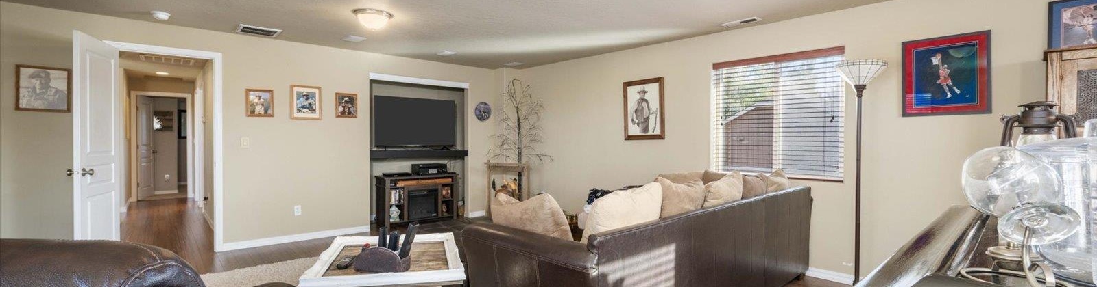 4th Place, Kennewick, Washington 99336, 4 Bedrooms Bedrooms, 0 ,3 BathroomsBathrooms,Houses,For Sale,4th Place,0,287725