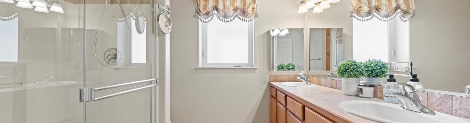 Mia Lane, Pasco, Washington 99301, 3 Bedrooms Bedrooms, 0 ,2 BathroomsBathrooms,Condos/townhomes,For Sale,Mia Lane,0,287768