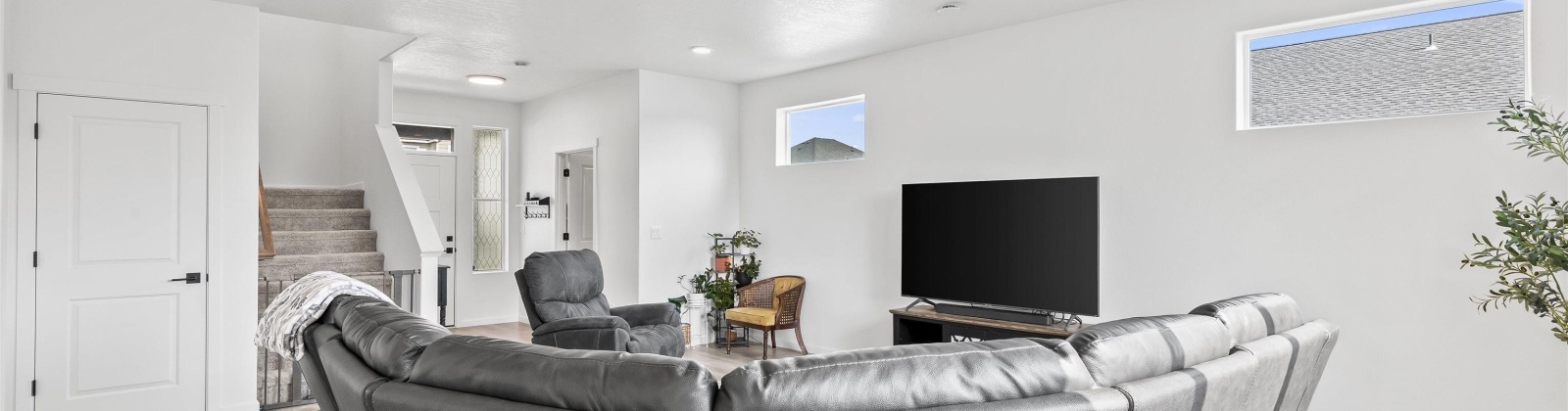 Pearl Ave, Grandview, Washington 98930, 3 Bedrooms Bedrooms, 0 ,3 BathroomsBathrooms,Houses,For Sale,Pearl Ave,0,287797