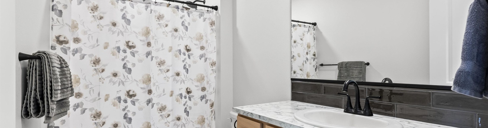 Pearl Ave, Grandview, Washington 98930, 3 Bedrooms Bedrooms, 0 ,3 BathroomsBathrooms,Houses,For Sale,Pearl Ave,0,287797