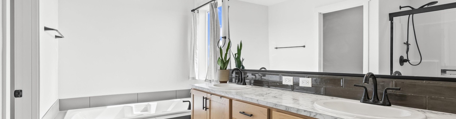 Pearl Ave, Grandview, Washington 98930, 3 Bedrooms Bedrooms, 0 ,3 BathroomsBathrooms,Houses,For Sale,Pearl Ave,0,287797