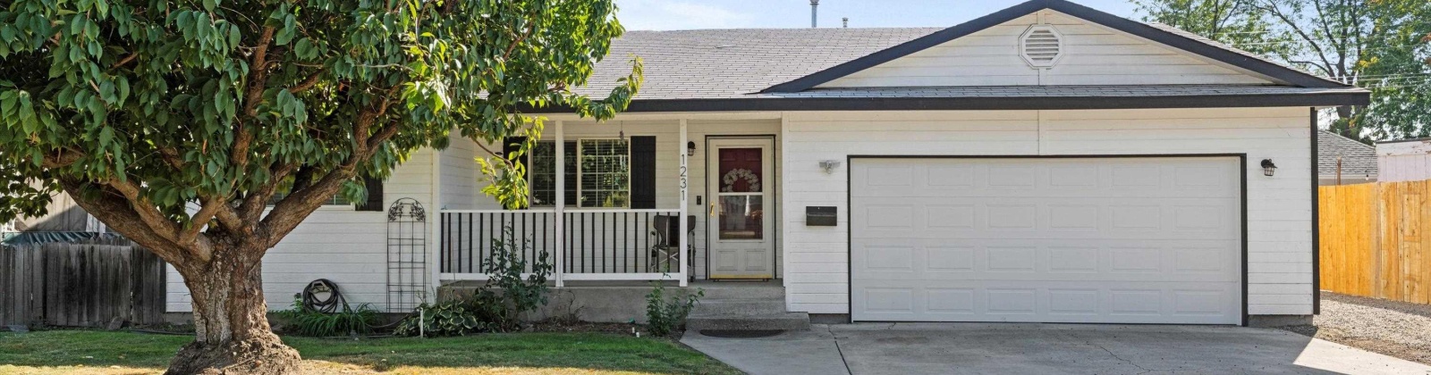 1st Ave, Kennewick, Washington 99336, 3 Bedrooms Bedrooms, 0 ,2 BathroomsBathrooms,Houses,For Sale,1st Ave,0,287796