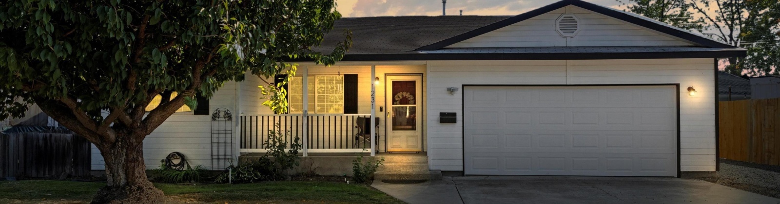 1st Ave, Kennewick, Washington 99336, 3 Bedrooms Bedrooms, 0 ,2 BathroomsBathrooms,Houses,For Sale,1st Ave,0,287796