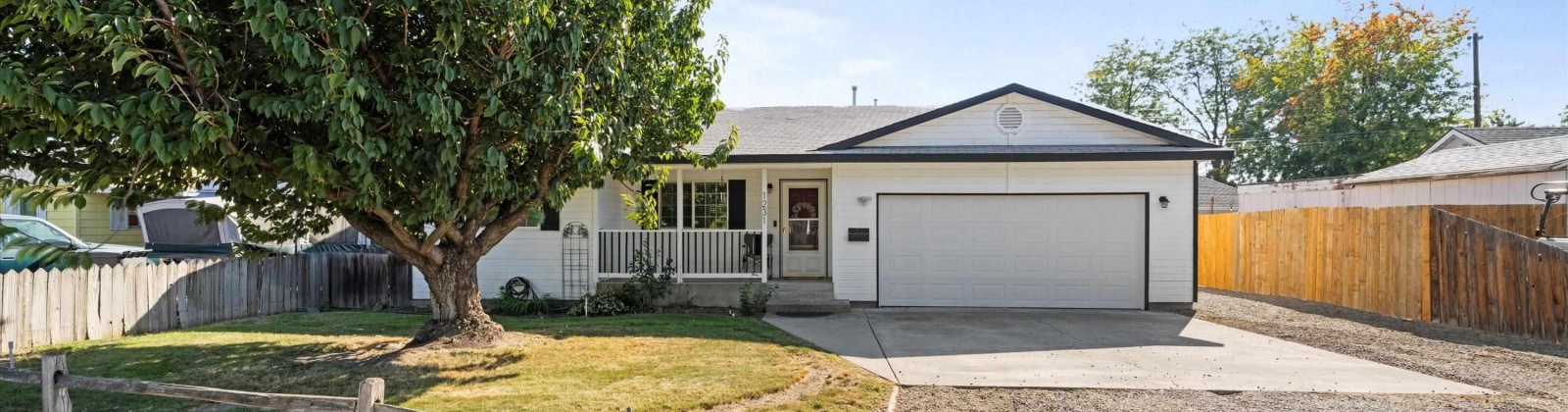 1st Ave, Kennewick, Washington 99336, 3 Bedrooms Bedrooms, 0 ,2 BathroomsBathrooms,Houses,For Sale,1st Ave,0,287796