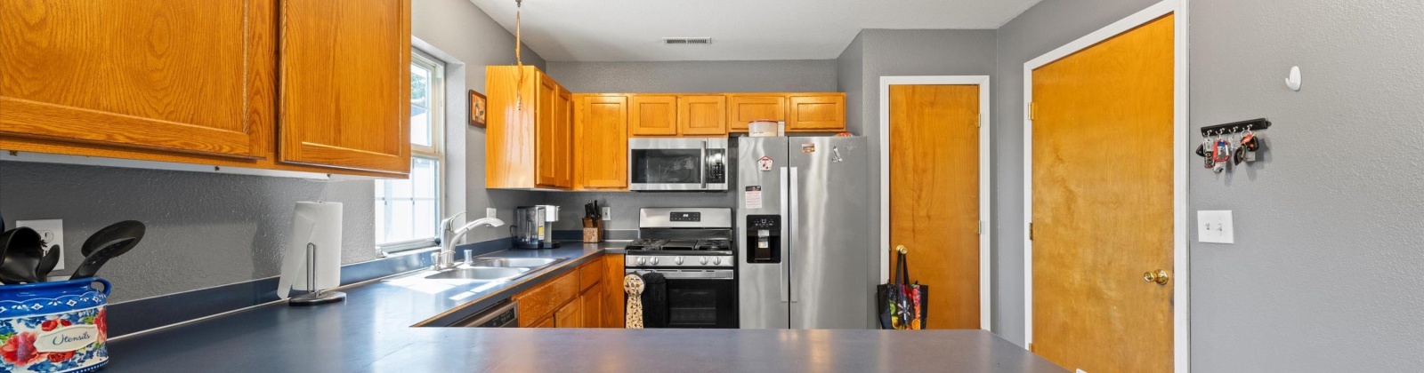 1st Ave, Kennewick, Washington 99336, 3 Bedrooms Bedrooms, 0 ,2 BathroomsBathrooms,Houses,For Sale,1st Ave,0,287796