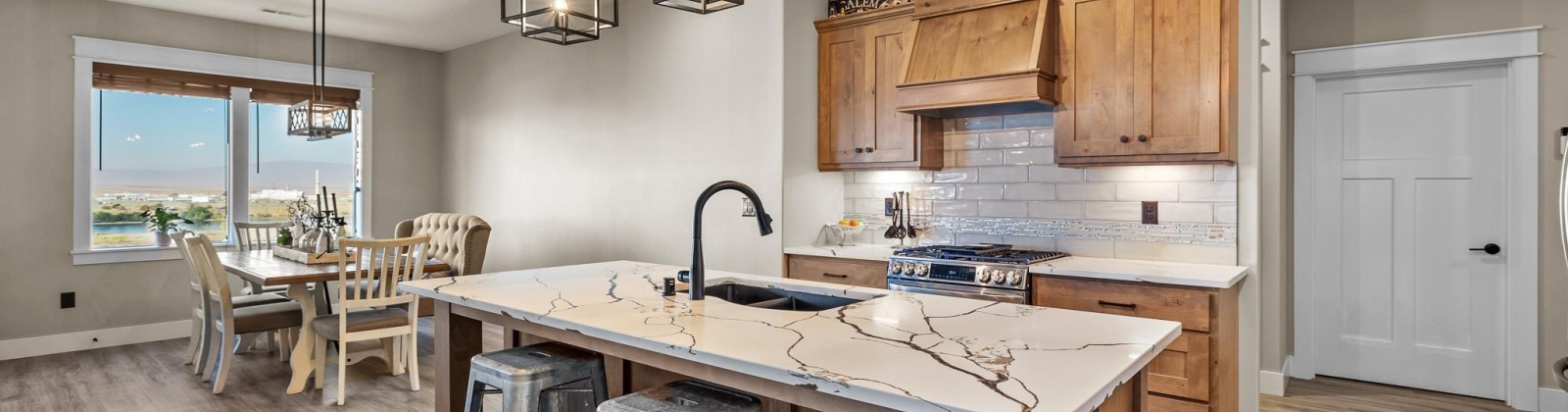 Columbia Bluff Lane, Pasco, Washington 99301, 5 Bedrooms Bedrooms, 0 ,3 BathroomsBathrooms,Houses,For Sale,Columbia Bluff Lane,0,287848