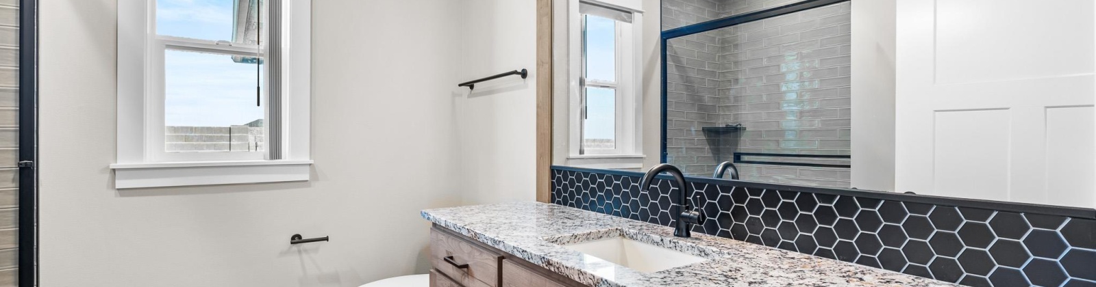 Columbia Bluff Lane, Pasco, Washington 99301, 5 Bedrooms Bedrooms, 0 ,3 BathroomsBathrooms,Houses,For Sale,Columbia Bluff Lane,0,287848