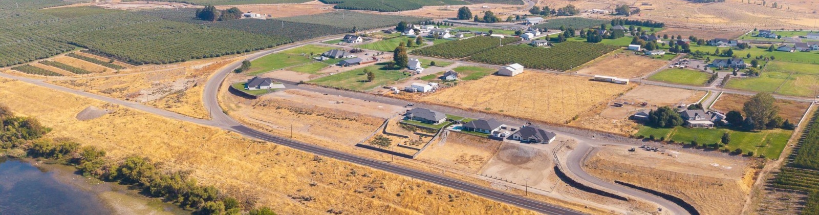 Columbia Bluff Lane, Pasco, Washington 99301, 5 Bedrooms Bedrooms, 0 ,3 BathroomsBathrooms,Houses,For Sale,Columbia Bluff Lane,0,287848