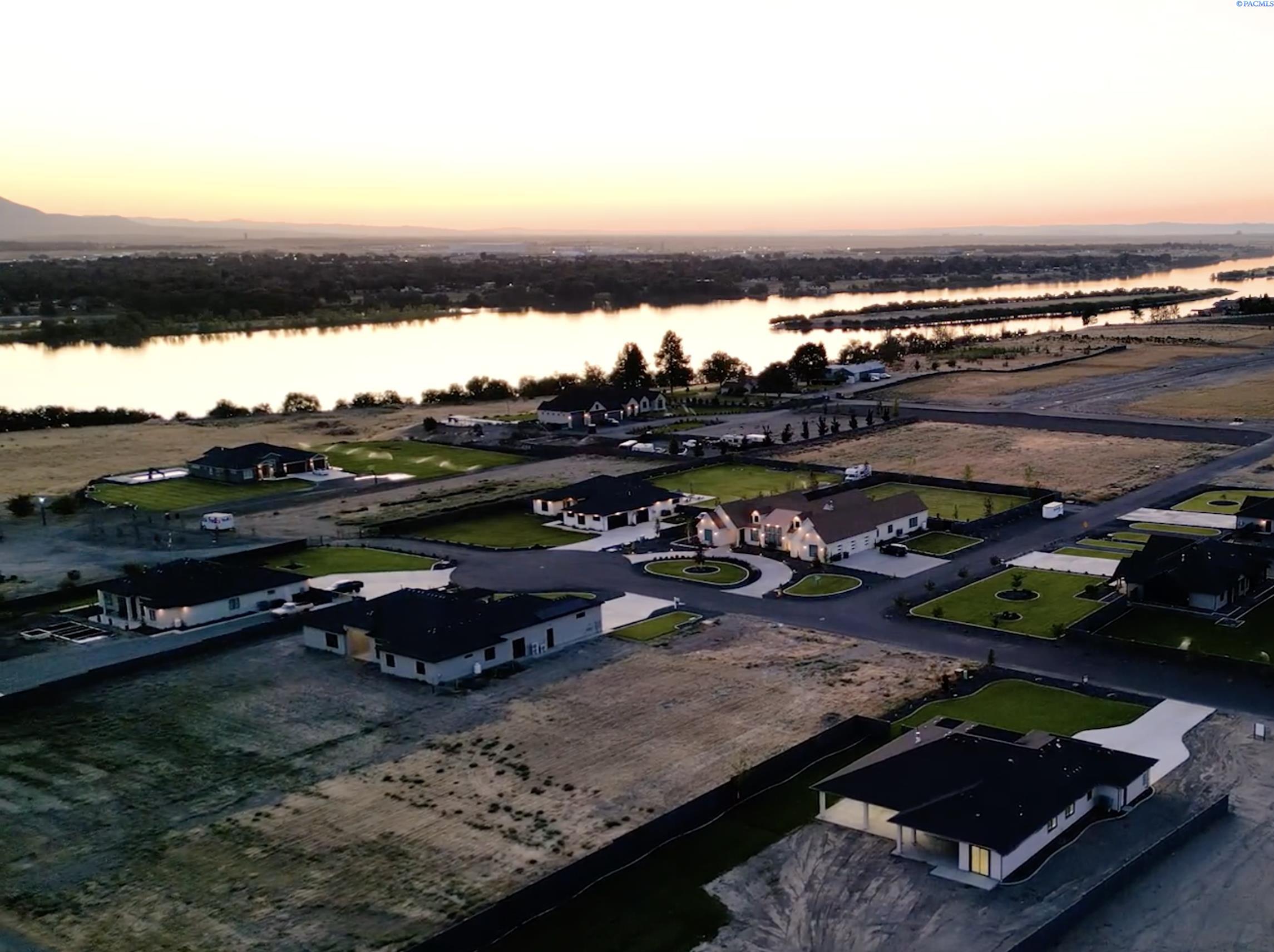 Cordon Crest Court, Pasco, Washington 99301, 4 Bedrooms Bedrooms, 0 ,4 BathroomsBathrooms,Houses,For Sale,Cordon Crest Court,0,287894