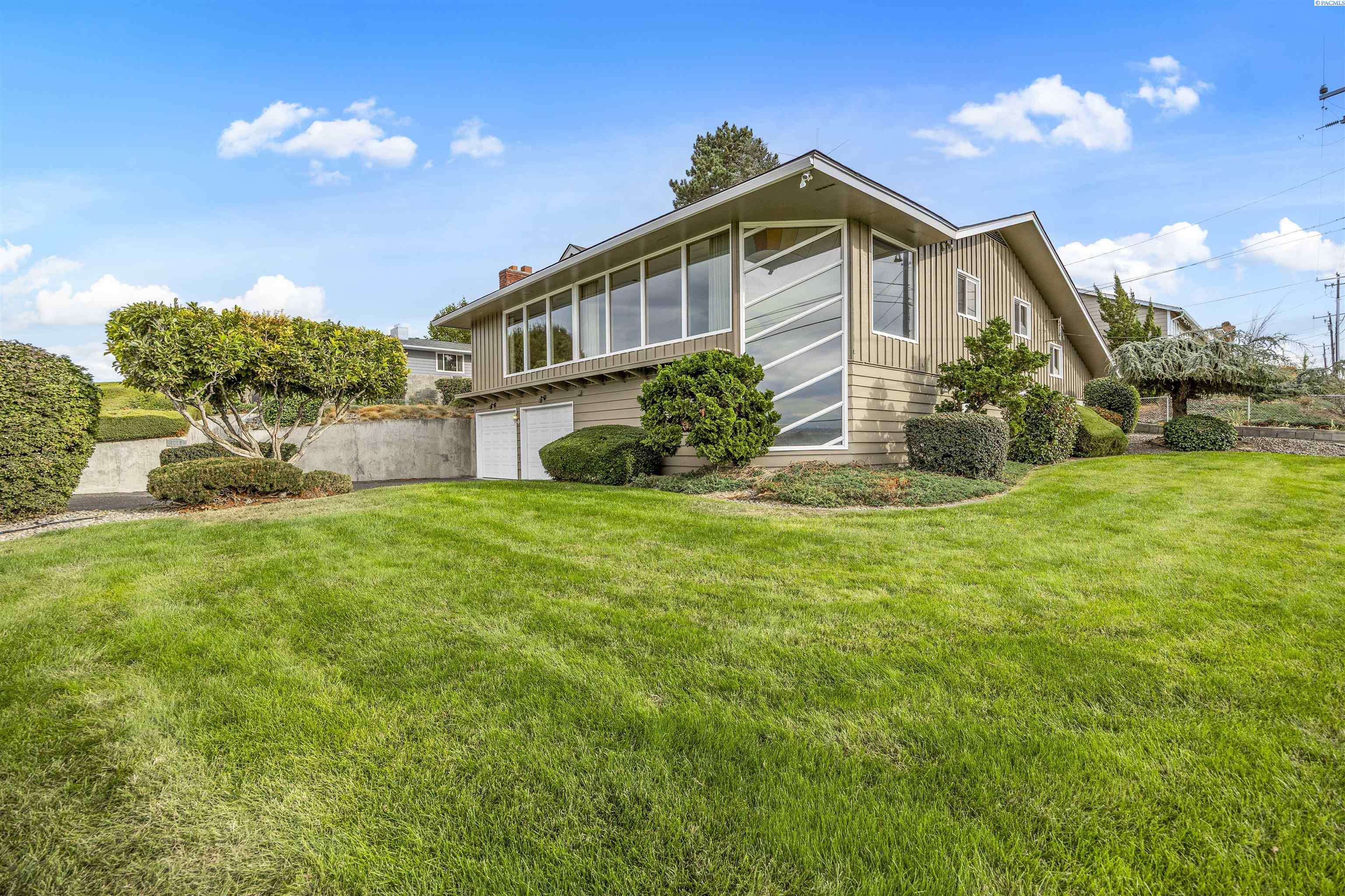 Cherry Ave, Sunnyside, Washington 98944, 3 Bedrooms Bedrooms, 0 ,3 BathroomsBathrooms,Houses,For Sale,Cherry Ave,0,287908