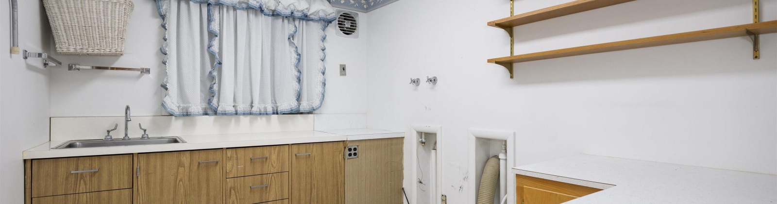 Cherry Ave, Sunnyside, Washington 98944, 3 Bedrooms Bedrooms, 0 ,3 BathroomsBathrooms,Houses,For Sale,Cherry Ave,0,287908