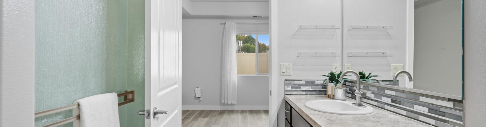 30th Pl, Kennewick, Washington 99337, 3 Bedrooms Bedrooms, 0 ,2 BathroomsBathrooms,Condos/townhomes,For Sale,30th Pl,0,287944