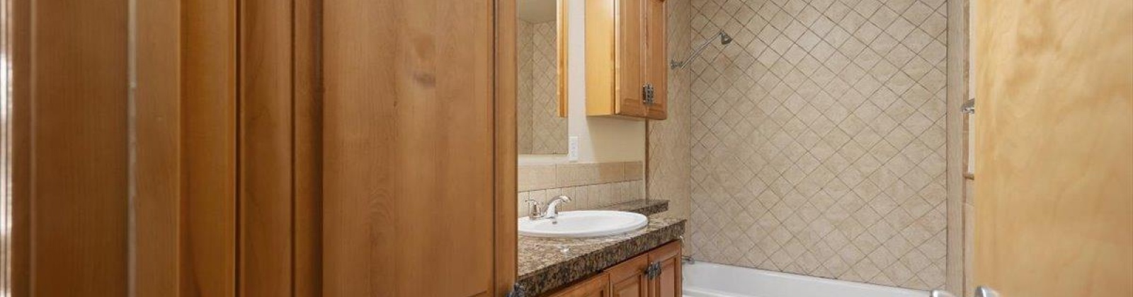 40th #A203, West Richland, Washington 99353, 2 Bedrooms Bedrooms, 0 ,1 BathroomBathrooms,Condos/townhomes,For Sale,40th #A203,0,287941