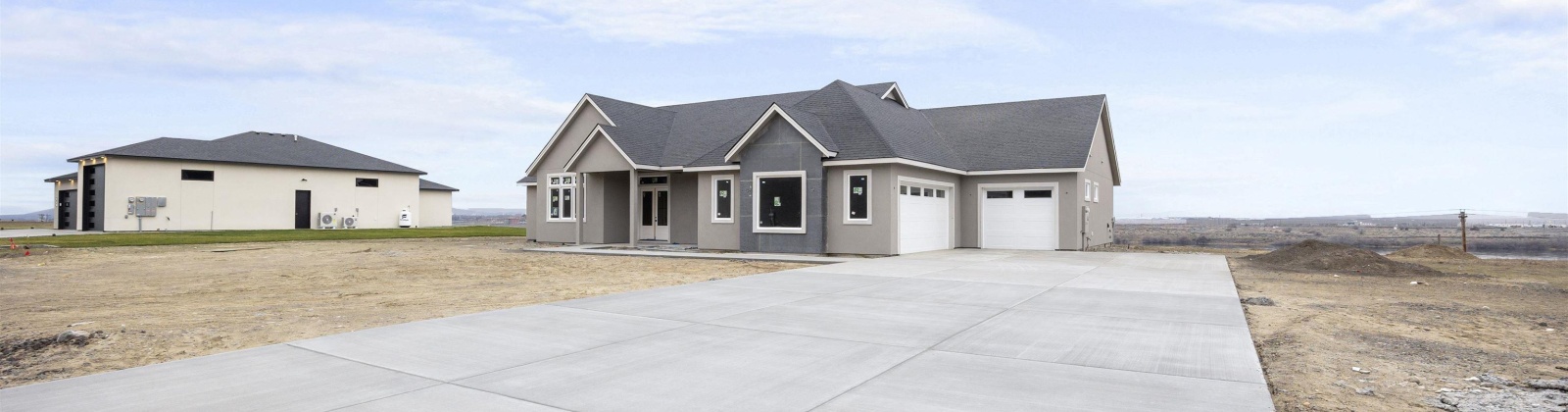 Riviera Drive, Pasco, Washington 99301, 4 Bedrooms Bedrooms, 0 ,3 BathroomsBathrooms,Houses,For Sale,Riviera Drive,0,287971