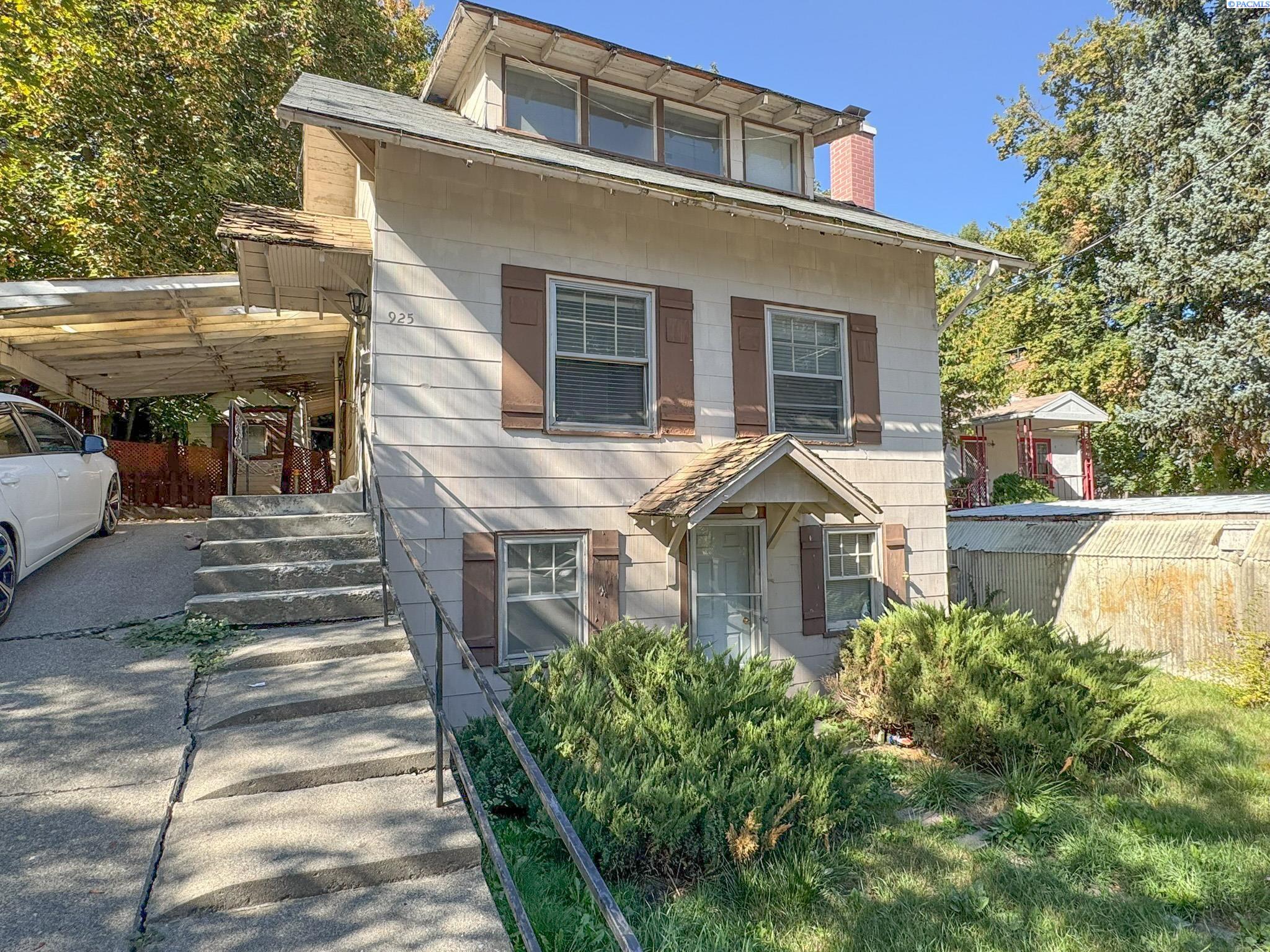 D St, Pullman, Washington 99163, 5 Bedrooms Bedrooms, 0 ,2 BathroomsBathrooms,Houses,For Sale,D St,0,287989