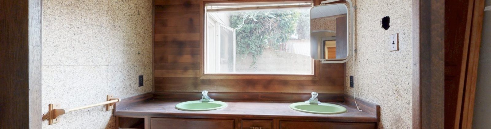 D St, Pullman, Washington 99163, 5 Bedrooms Bedrooms, 0 ,2 BathroomsBathrooms,Houses,For Sale,D St,0,287989