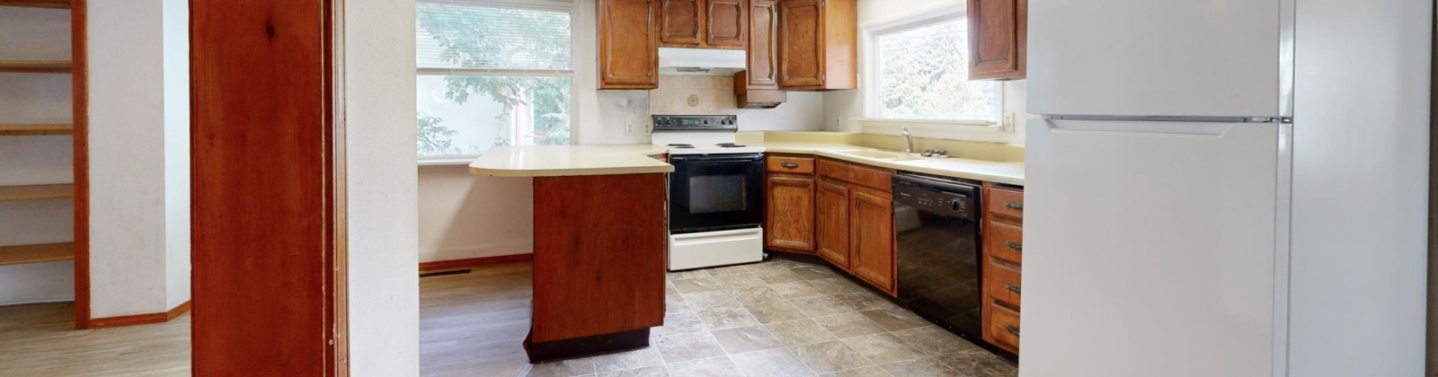 D St, Pullman, Washington 99163, 5 Bedrooms Bedrooms, 0 ,2 BathroomsBathrooms,Houses,For Sale,D St,0,287989